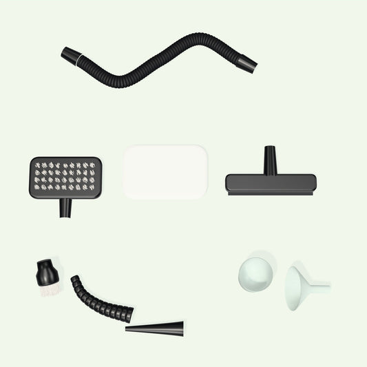 Les 9 pièces du kit Floaty : rallonge flexible, brosse plate, bonnette microfibre, raclette, brosse ronde, buse coudée, buse jet, gobelet doseur et entonnoir